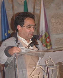 Quebrou-se aqui uma regra democrática introduzida por António Lopes