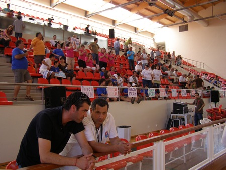 António Marques. técnico da equipa, com Ricardo Nogueira