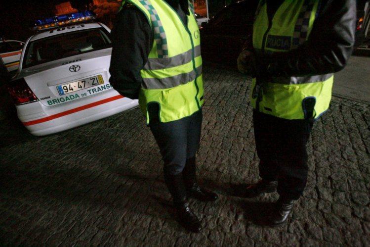 GNR GNR deteve mais de uma centena de pessoas e apreendeu droga e armas de fogo