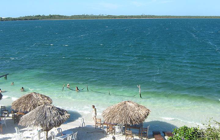 Maioria dos portugueses vai passar férias em casa por dificuldades financeiras