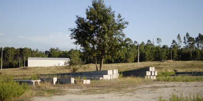 Pólo Industrial da Cordinha continua deserto e proprietário de terrenos ameaça levar Câmara a tribunal por falta de pagamento