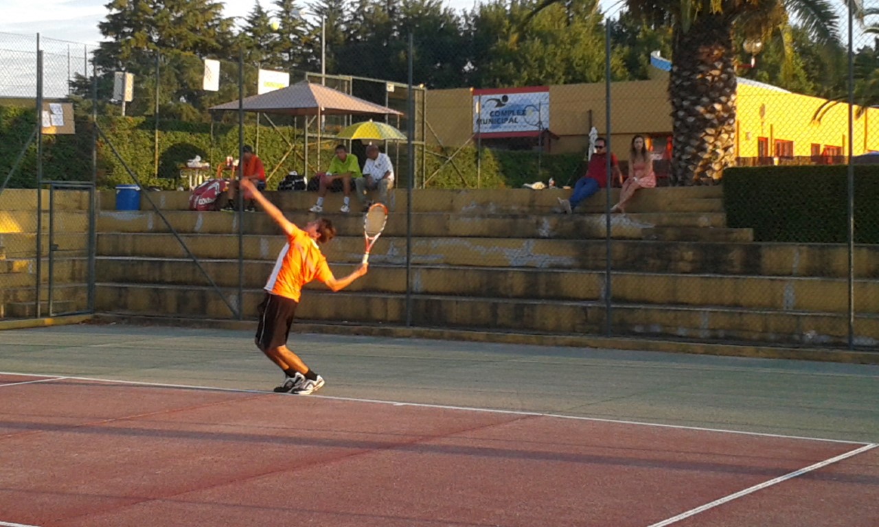 Torneio de Ténis de Oliveira do Hospital prejudicado por falta de iluminação