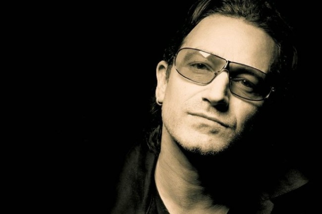 Bono Vox, vocalista da banda U2, poderá nunca mais tocar guitarra